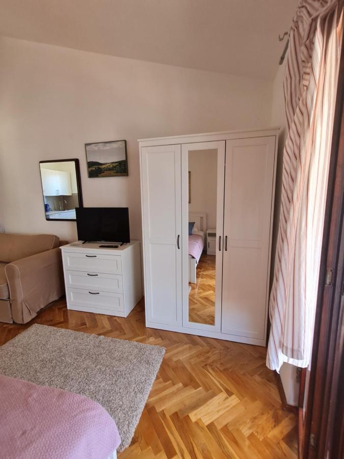 Apartments Apartmani Pintar Міміце Екстер'єр фото