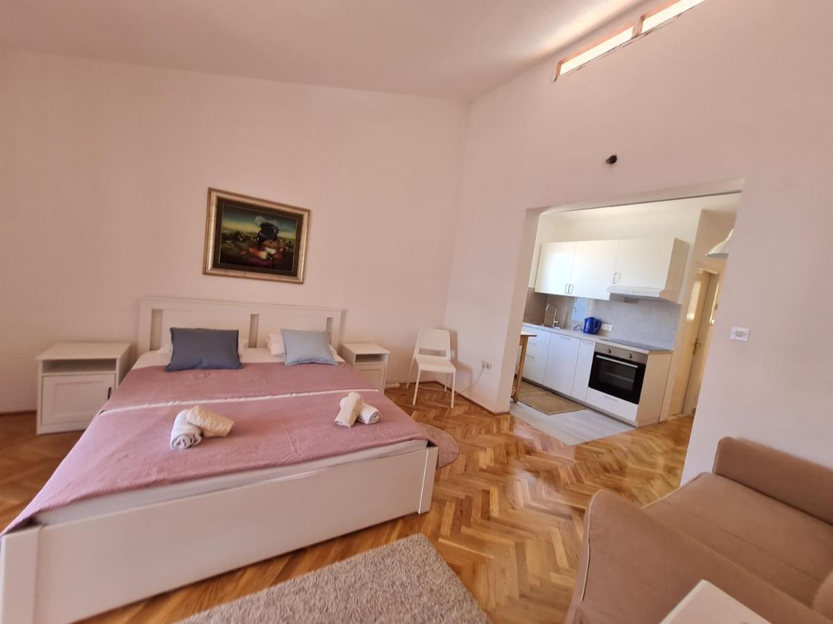 Apartments Apartmani Pintar Міміце Екстер'єр фото