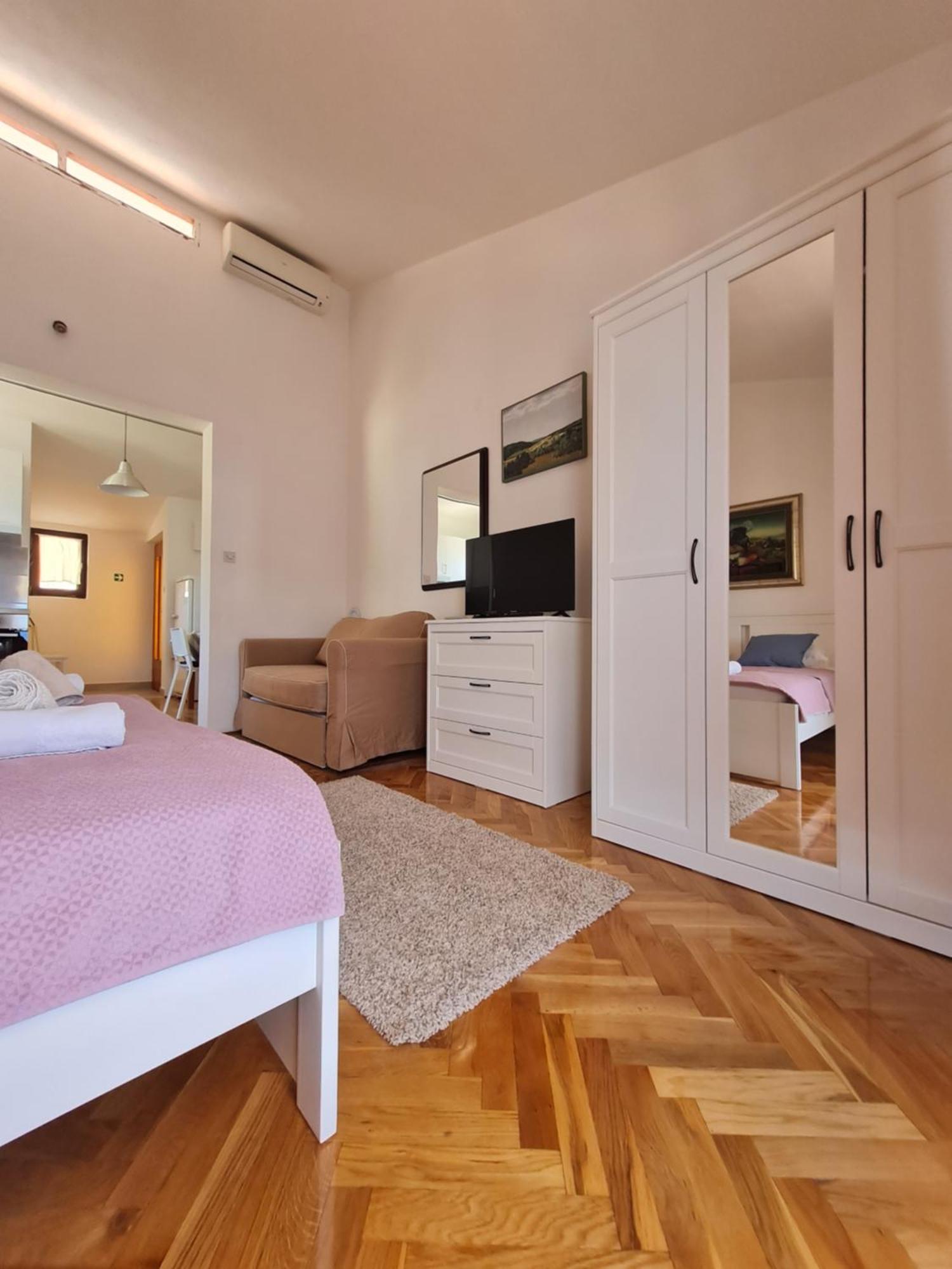 Apartments Apartmani Pintar Міміце Екстер'єр фото