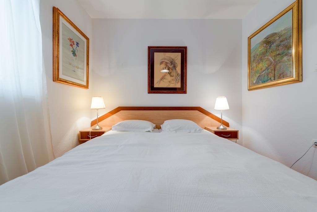 Apartments Apartmani Pintar Міміце Екстер'єр фото