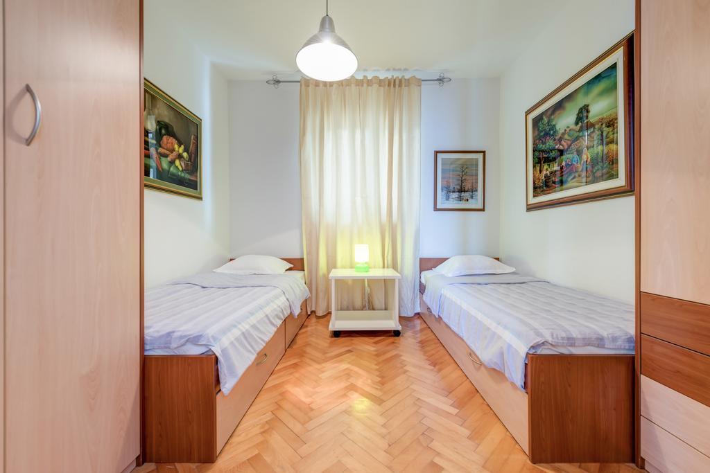 Apartments Apartmani Pintar Міміце Екстер'єр фото
